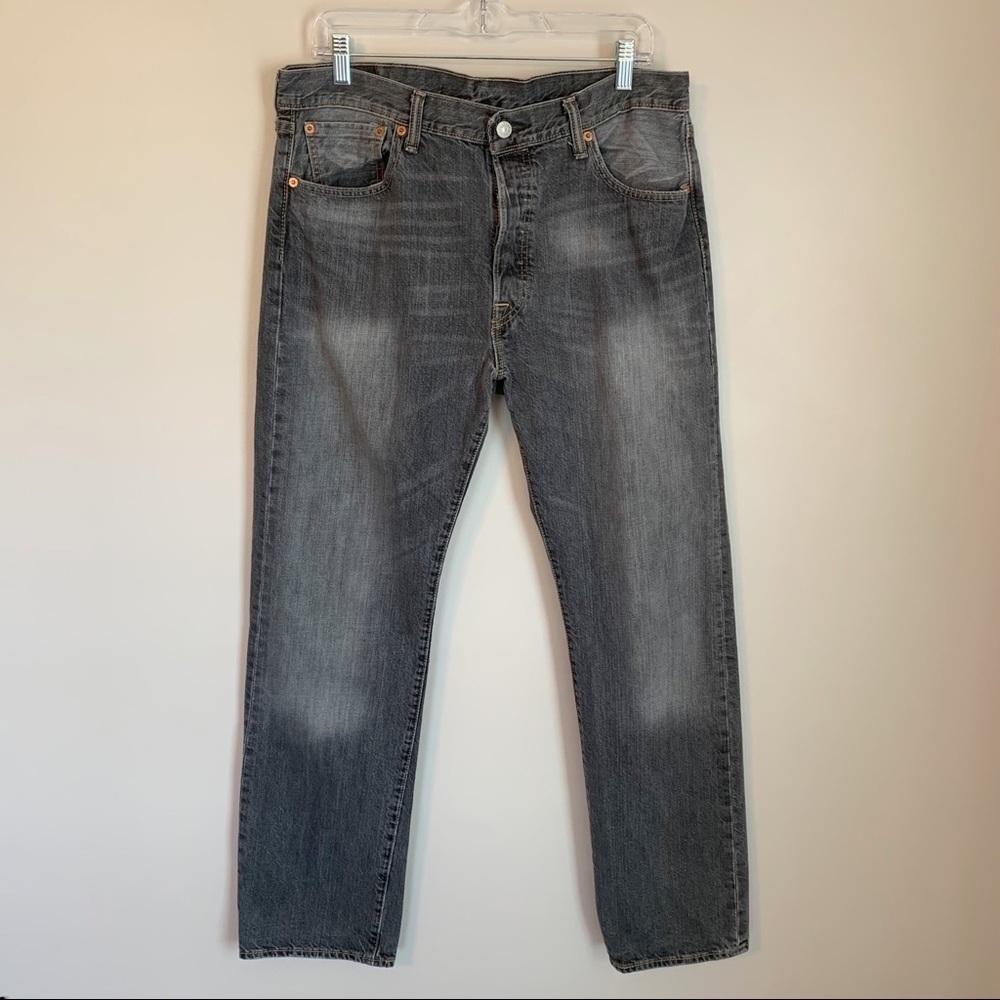 Levi’s Men’s 34x32 Straight Leg Denim Jeans Classic Button Fly